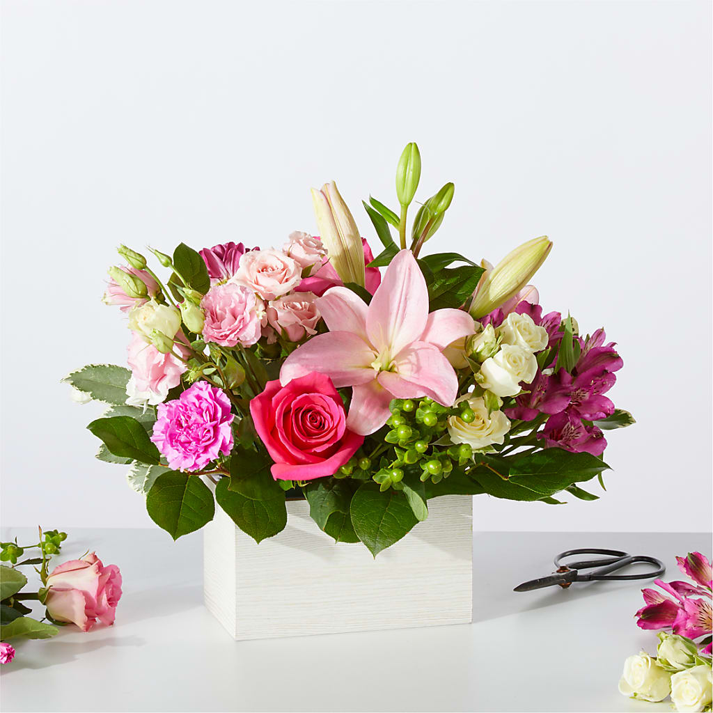 Sweetberry Box – A Florist Original – Nicholasville Florist, Nicholasville KY