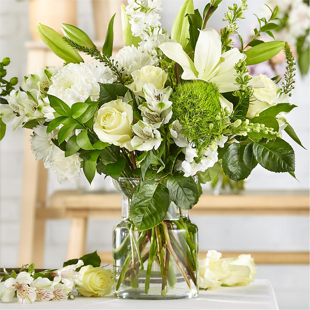 Classic Ivory – A Florist Original – Nicholasville Florist, Nicholasville KY