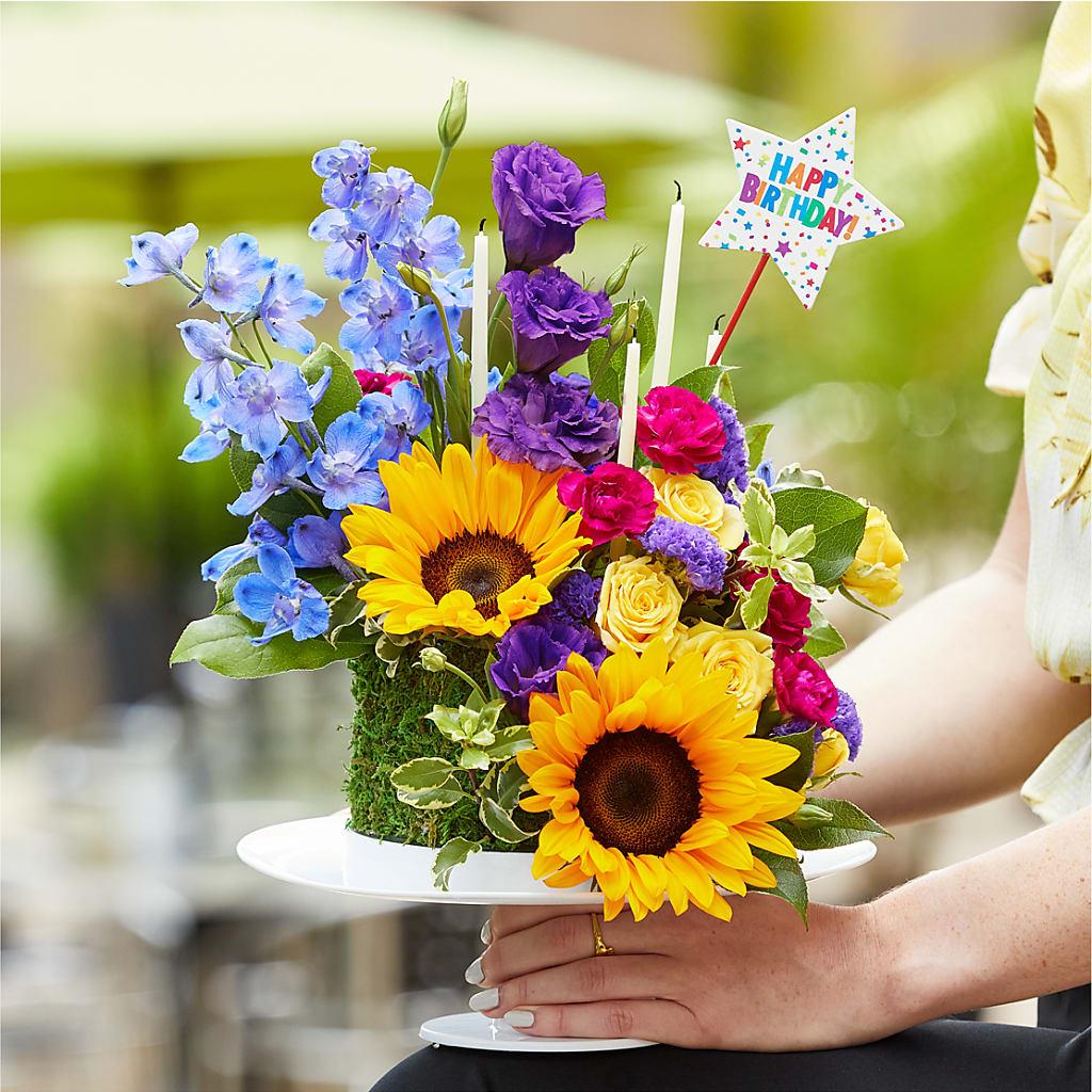 Star of the Day Floral Cake – Nicholasville Florist, Nicholasville KY