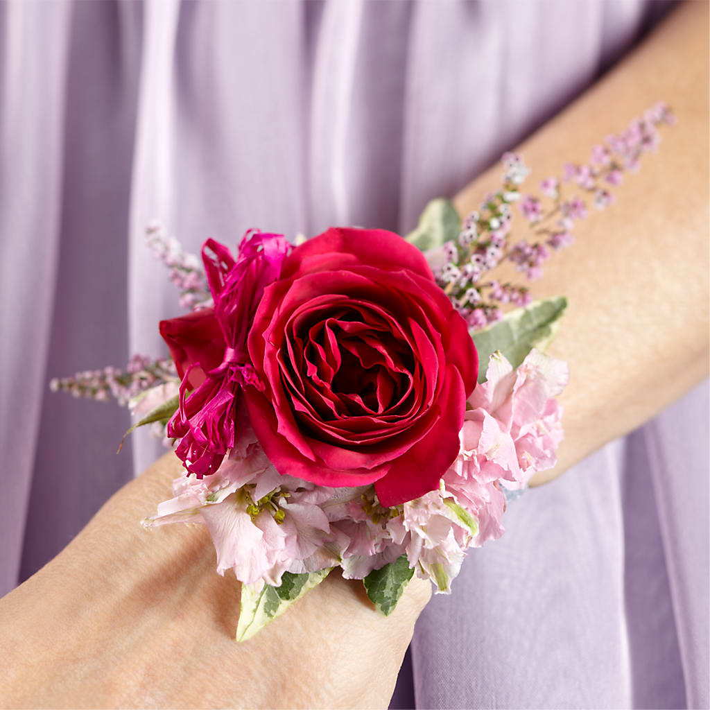 Rose Charm Corsage – Nicholasville Florist, Nicholasville KY