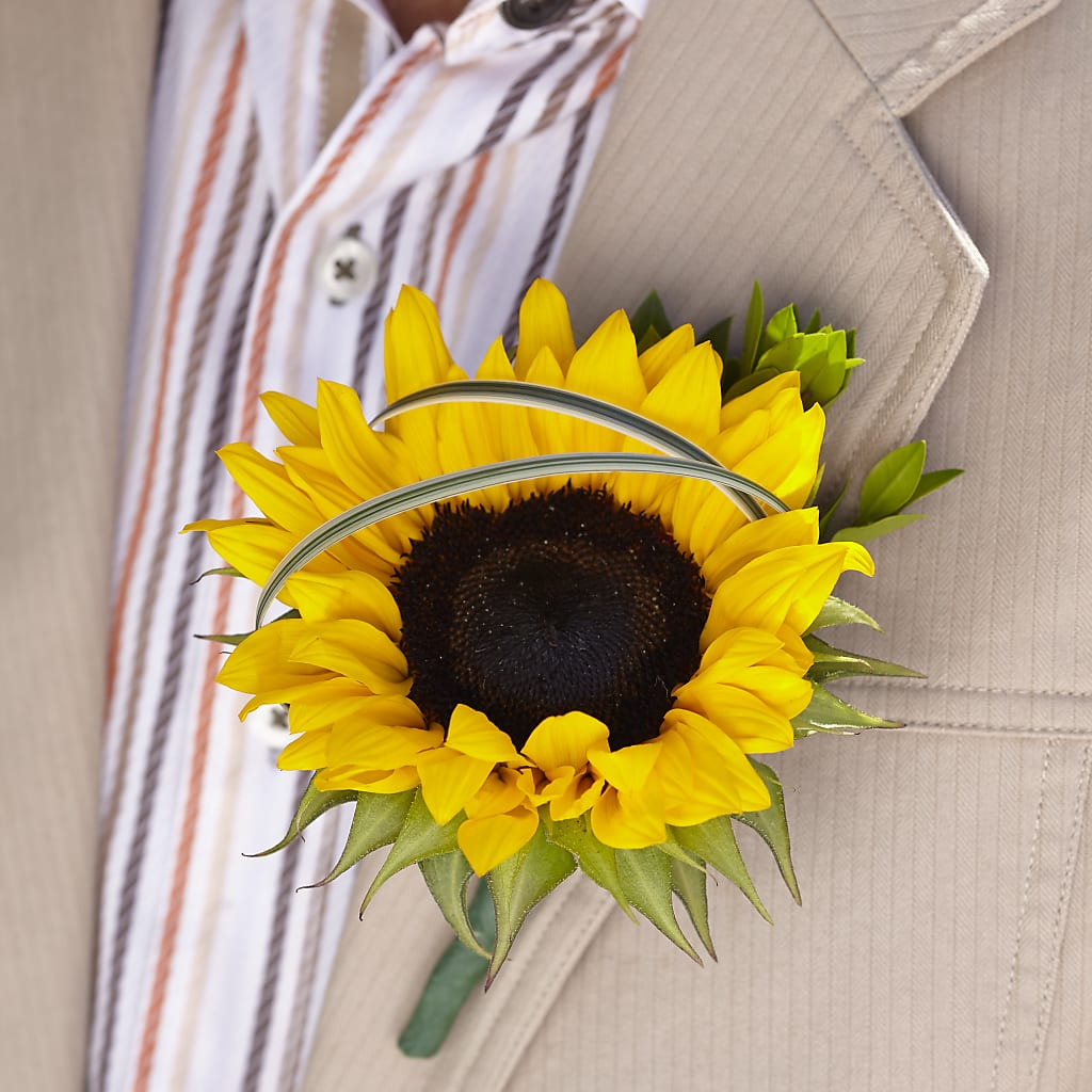 Free Spirit Boutonniere – Nicholasville Florist, Nicholasville KY