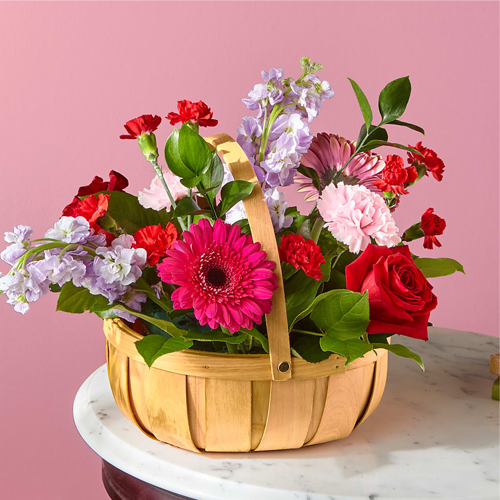 Pink Picnic Basket –  Nicholasville Florist, Nicholasville KY